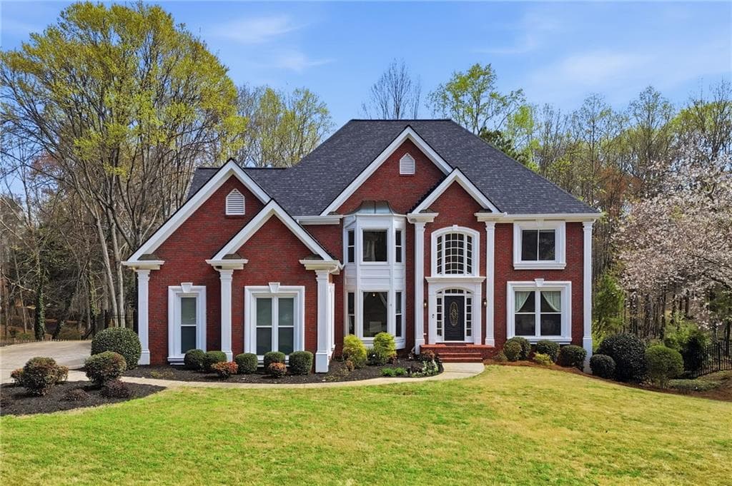 6 bedroom, 7 bathroom, 6,113 sq ft single family residence sold at 10675 Oxford Mill Circle, Alpharetta, GA 30022