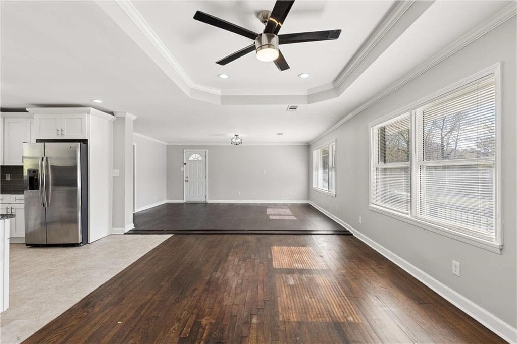 3 bedroom, 3 bathroom, 1,555 sq ft single family residence under contract at 2411 Harvel Drive, Atlanta, GA 30318 — photo 6