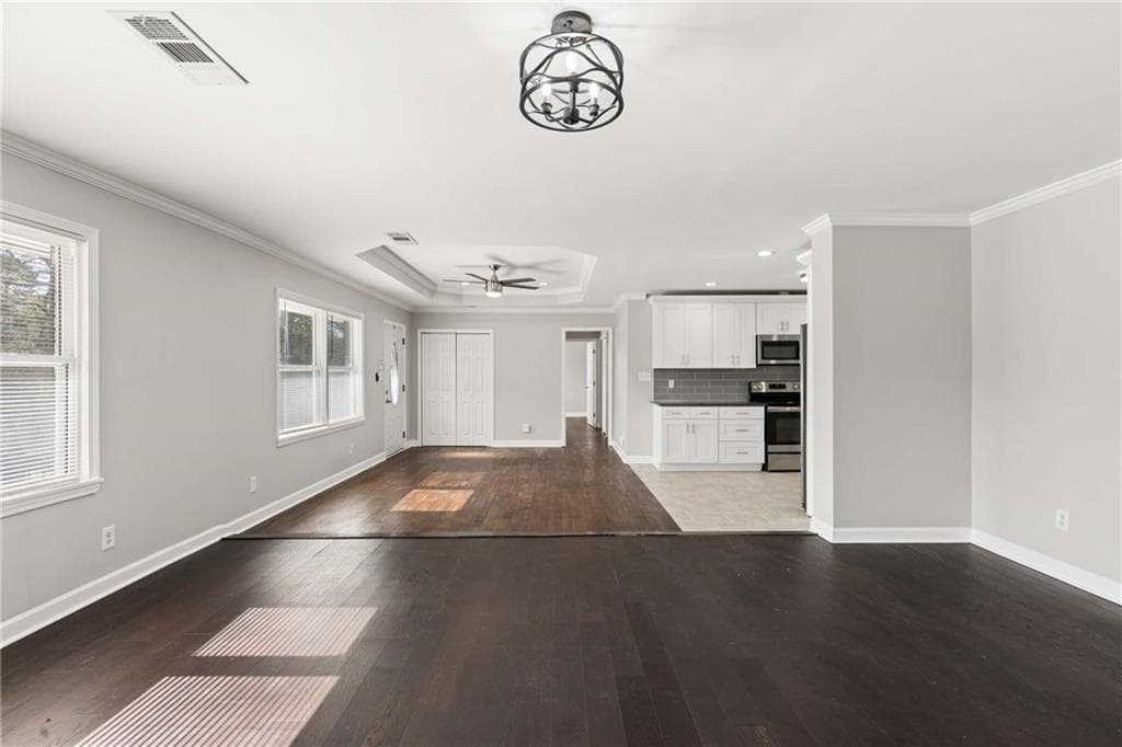 3 bedroom, 3 bathroom, 1,555 sq ft single family residence under contract at 2411 Harvel Drive, Atlanta, GA 30318 — photo 8