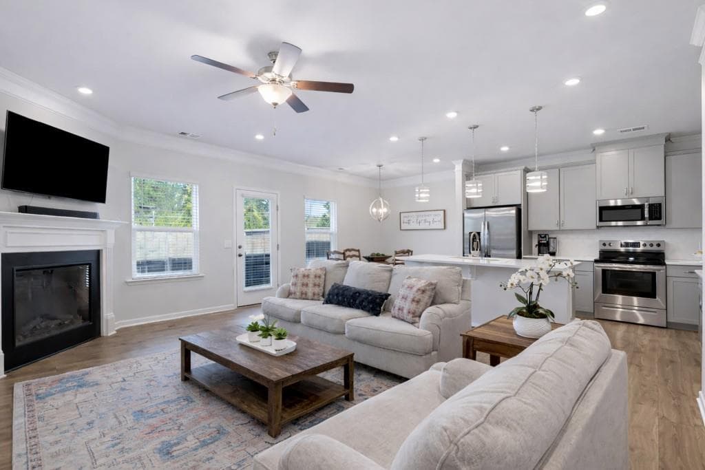 340 Crider Court, Woodstock, GA 30188 — most recent listing photo