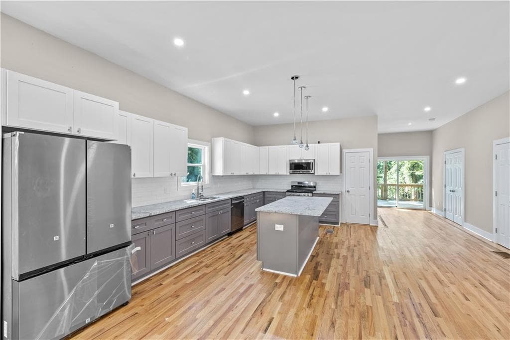 4 bedroom, 5 bathroom, 3,200 sq ft single family residence under contract at 2166 Belvedere Avenue, Atlanta, GA 30311 — photo 5