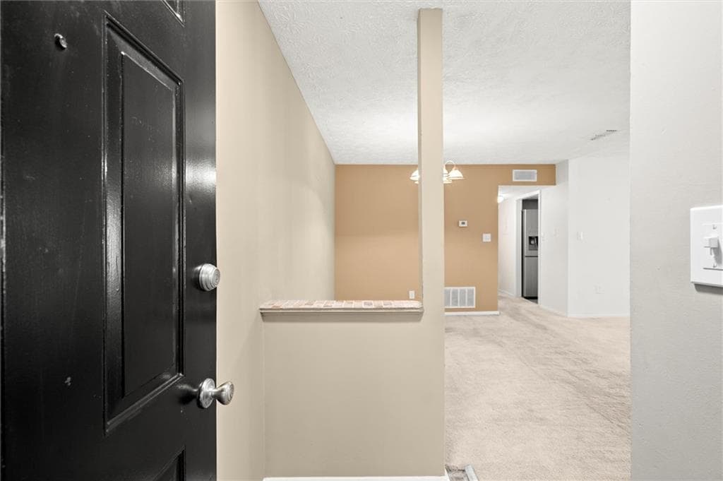 2 bedroom, 2 bathroom, 1,360 sq ft condominium for sale at 3209 Canyon Point Circle, Roswell, GA 30076 — photo 3