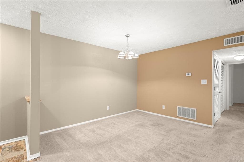 2 bedroom, 2 bathroom, 1,360 sq ft condominium for sale at 3209 Canyon Point Circle, Roswell, GA 30076 — photo 4