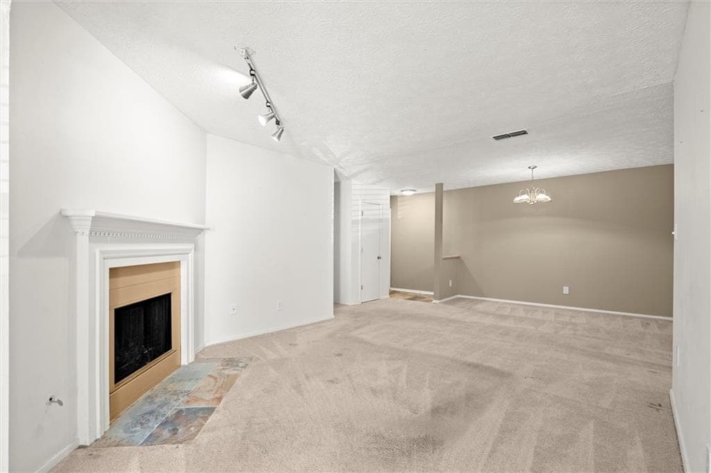 2 bedroom, 2 bathroom, 1,360 sq ft condominium for sale at 3209 Canyon Point Circle, Roswell, GA 30076 — photo 7