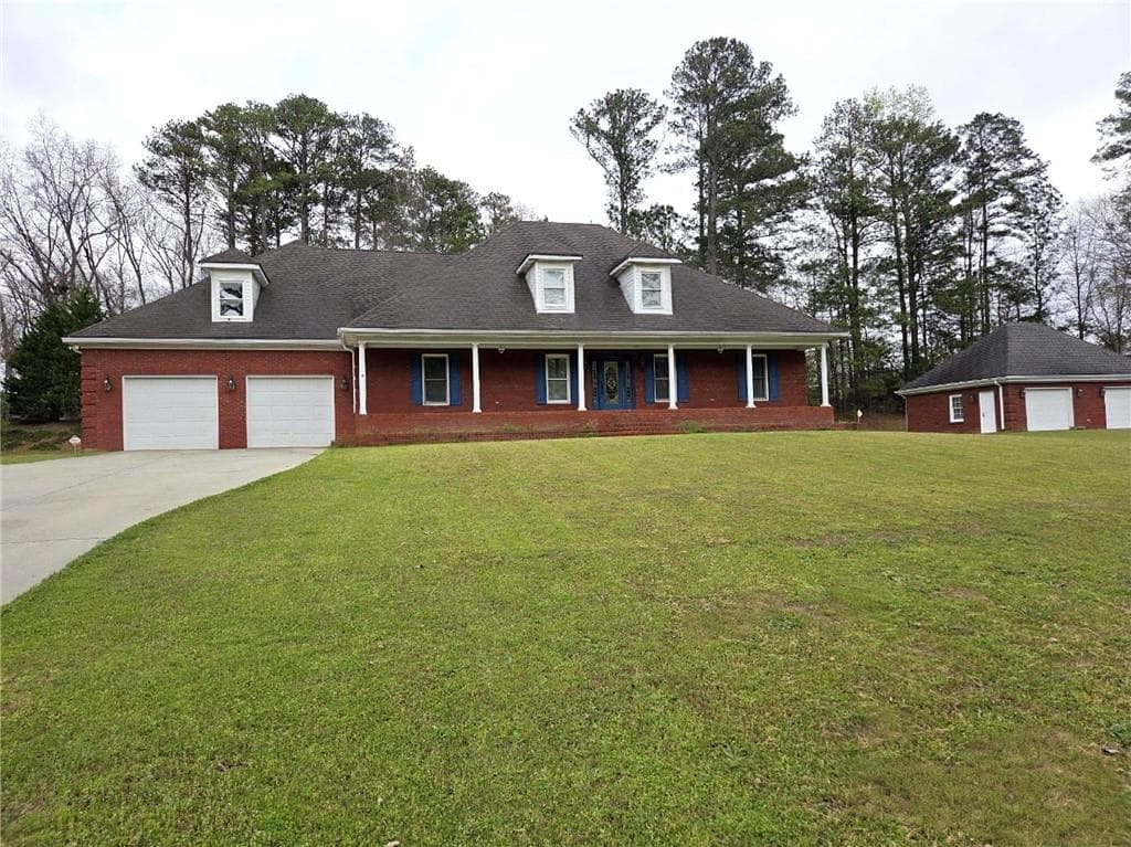 4 bedroom, 3 bathroom, 3,971 sq ft single family residence for sale at 1345 Humphries Road, Conyers, GA 30012 — photo 2