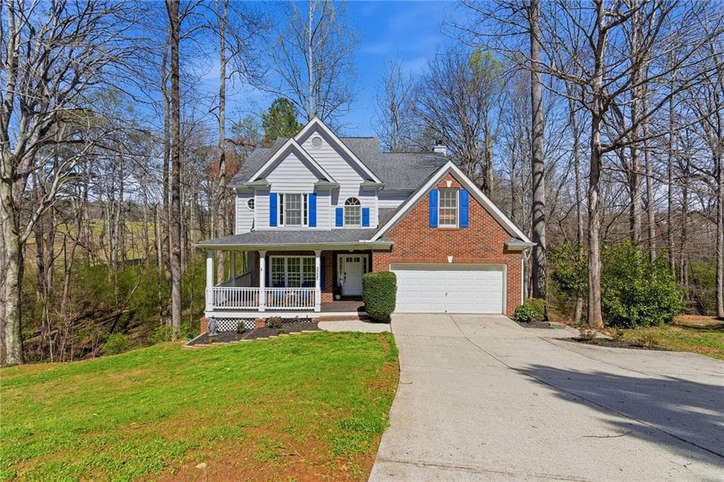 4 bedroom, 3 bathroom, 2,400 sq ft single family residence for sale at 5055 Hamptons Club Drive, Alpharetta, GA 30004