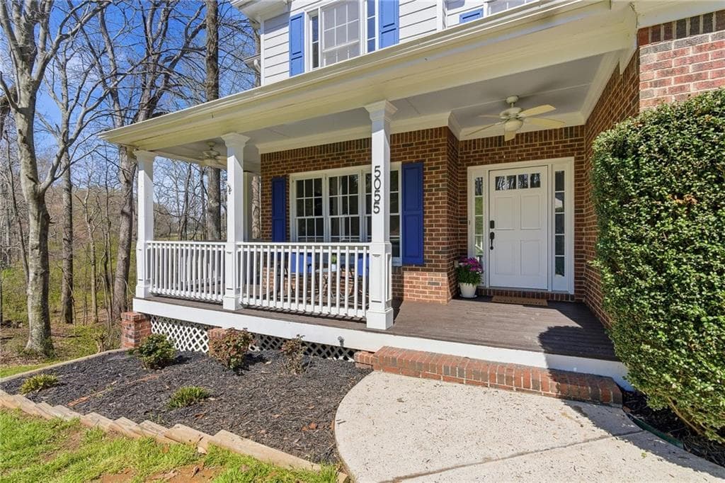 4 bedroom, 3 bathroom, 2,400 sq ft single family residence for sale at 5055 Hamptons Club Drive, Alpharetta, GA 30004 — photo 9