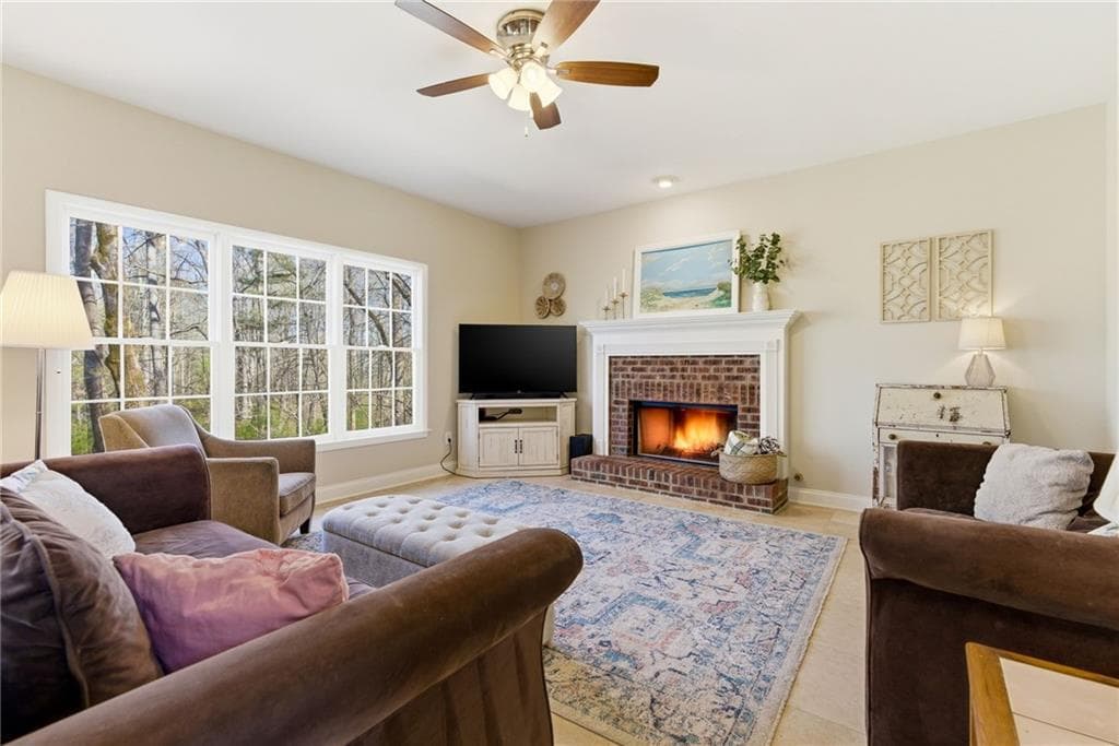 4 bedroom, 3 bathroom, 2,400 sq ft single family residence for sale at 5055 Hamptons Club Drive, Alpharetta, GA 30004 — photo 4