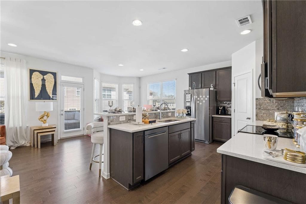 3 bedroom, 3 bathroom, 1,877 sq ft single family residence for sale at 817 Regal Lane, Atlanta, GA 30331 — photo 3