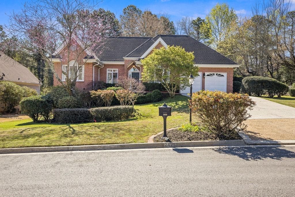 2425 William Court, Dunwoody, GA 30360 — most recent listing photo