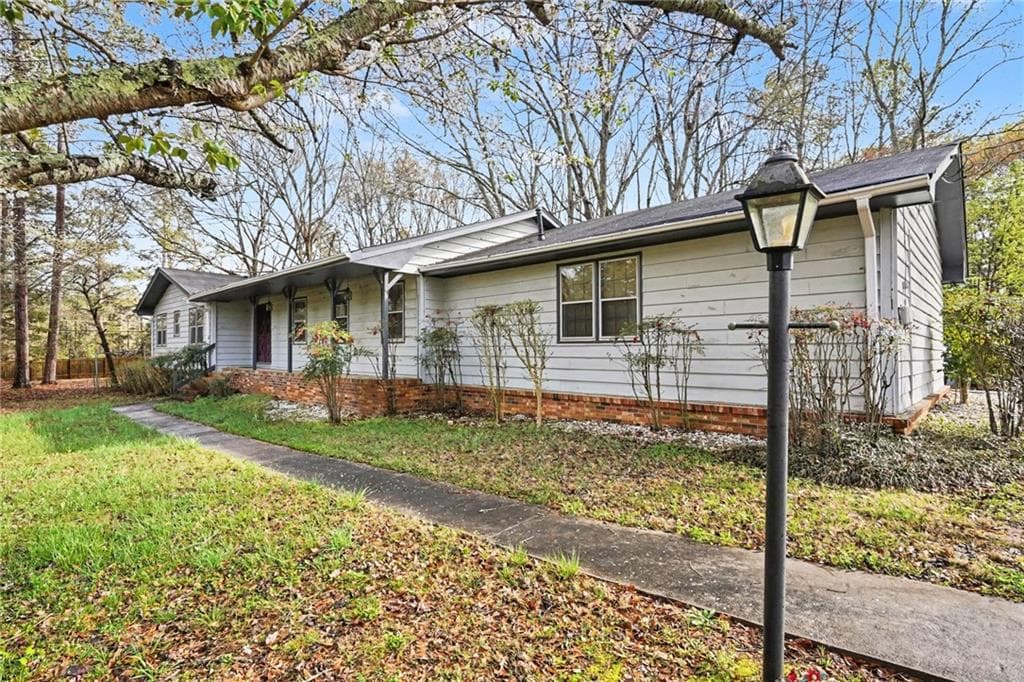 3 bedroom, 2 bathroom, 2,694 sq ft single family residence for sale at 1590 Colonial South Drive, Conyers, GA 30094 — photo 8