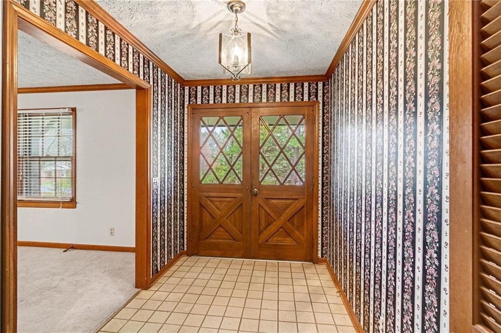 3 bedroom, 2 bathroom, 2,694 sq ft single family residence for sale at 1590 Colonial South Drive, Conyers, GA 30094 — photo 9