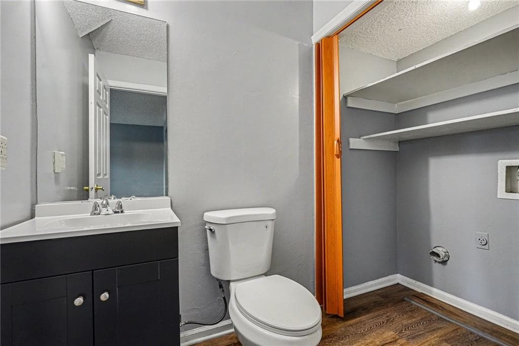 2 bedroom, 3 bathroom, 1,240 sq ft townhouse for sale at 1016 Old Holcomb Bridge Road, Roswell, GA 30076 — photo 7