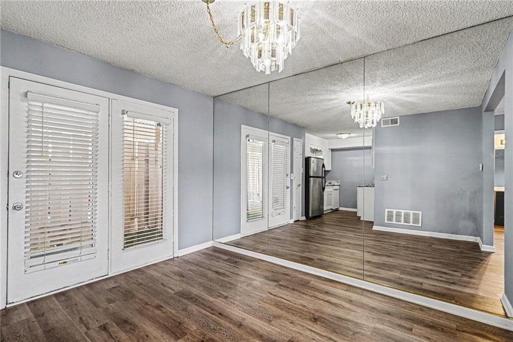 2 bedroom, 3 bathroom, 1,240 sq ft townhouse for sale at 1016 Old Holcomb Bridge Road, Roswell, GA 30076 — photo 8