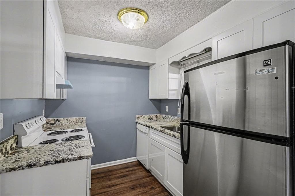 2 bedroom, 3 bathroom, 1,240 sq ft townhouse for sale at 1016 Old Holcomb Bridge Road, Roswell, GA 30076 — photo 9