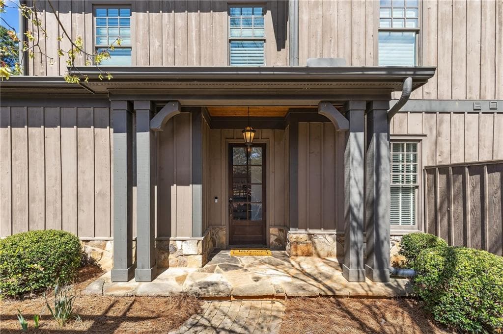 3 bedroom, 2 bathroom, 2,586 sq ft condominium for sale at 125 Arbors Lane D, Eatonton, GA 31024 — photo 2