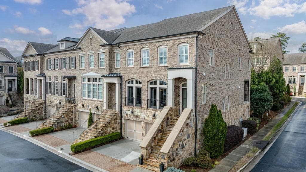 562 Tenby Lane, Marietta, GA 30068 — most recent listing photo