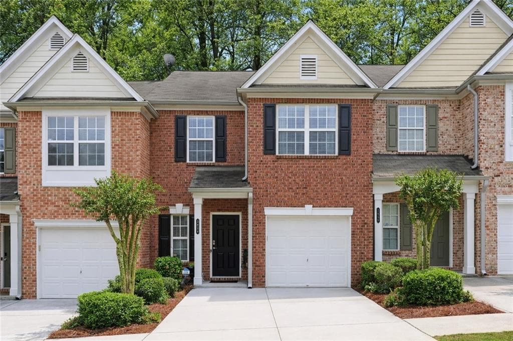 2 bedroom, 3 bathroom, 1,602 sq ft condominium sold at 3836 Pleasant Oaks Drive, Lawrenceville, GA 30044