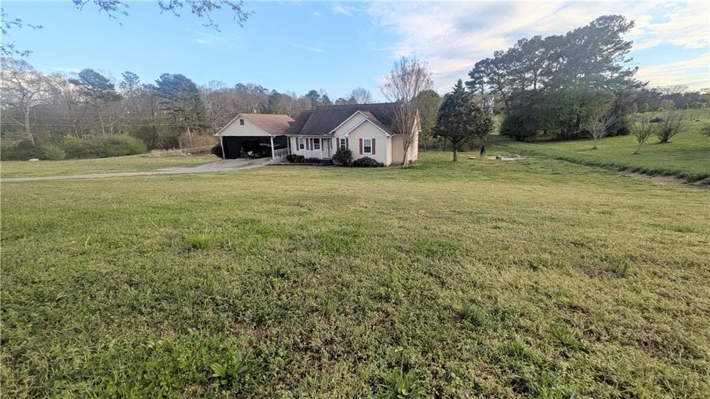 3 bedroom, 2 bathroom, 1,184 sq ft single family residence under contract at 327 Lovebridge Road, Calhoun, GA 30701 — photo 2