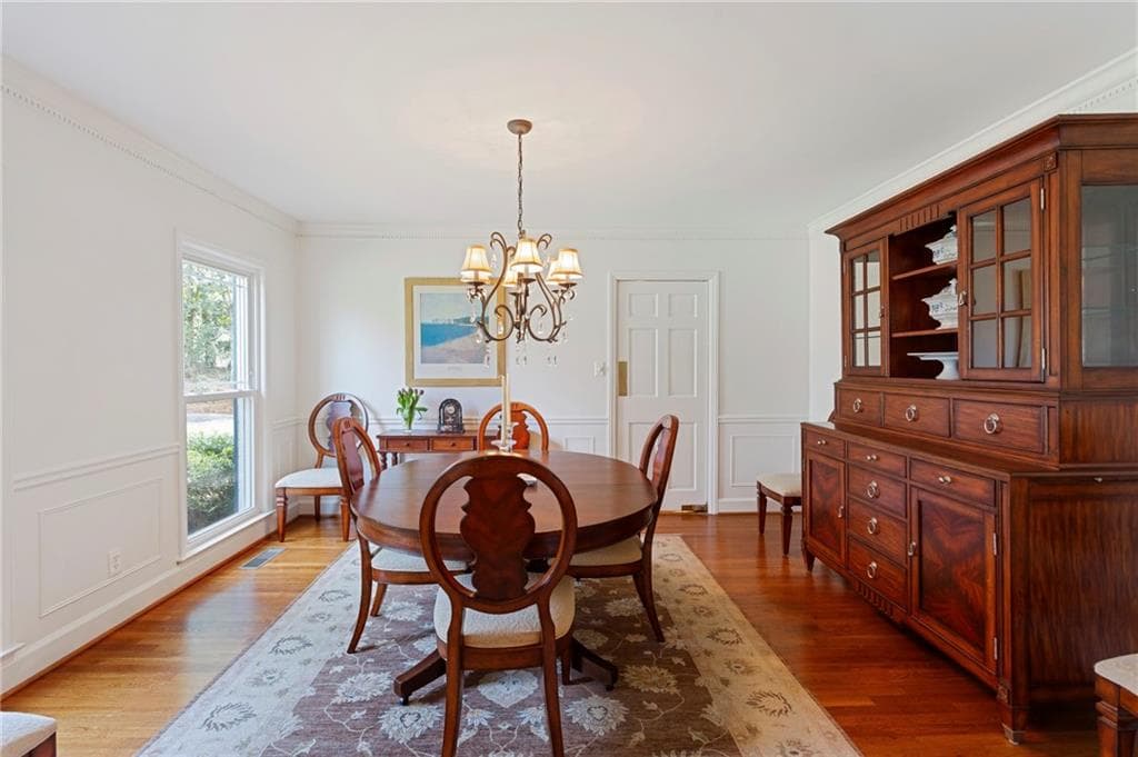 5 bedroom, 5 bathroom, 4,678 sq ft single family residence under contract at 3384 Pine Meadow Road, Atlanta, GA 30327 — photo 8