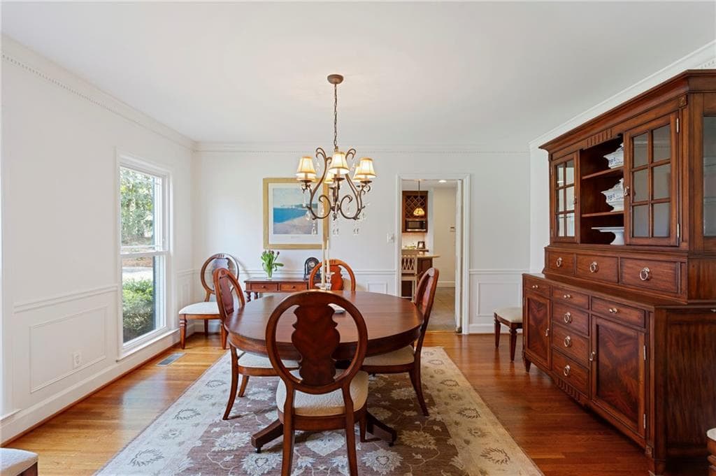 5 bedroom, 5 bathroom, 4,678 sq ft single family residence under contract at 3384 Pine Meadow Road, Atlanta, GA 30327 — photo 9