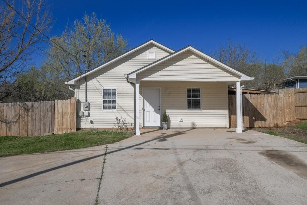 3 bedroom, 2 bathroom single family residence sold at 1089 Travis Road, Gainesville, GA 30501