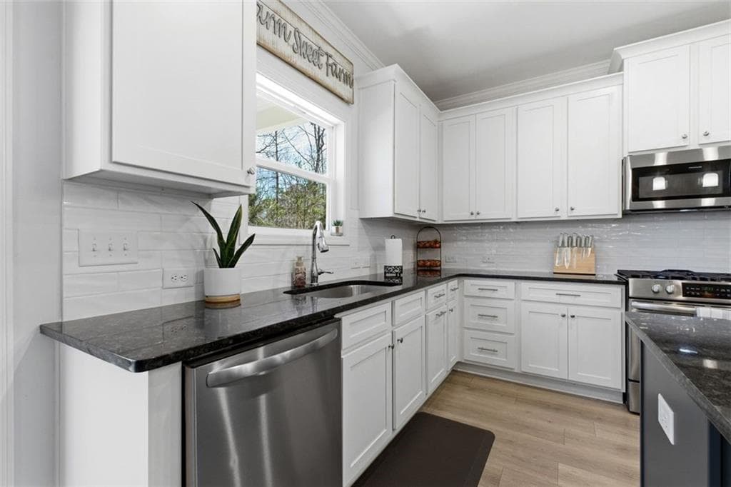 3 bedroom, 3 bathroom, 2,297 sq ft single family residence for sale at 39 Timber Ridge, Dawsonville, GA 30534 — photo 3