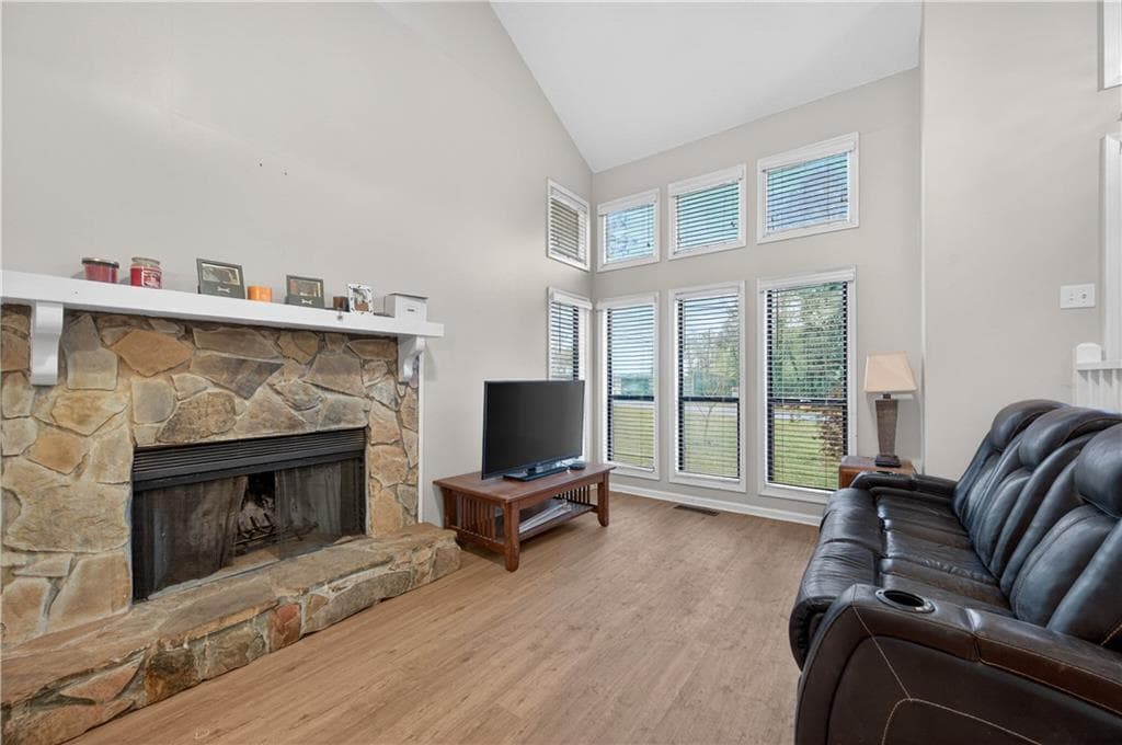 3 bedroom, 2 bathroom, 1,765 sq ft single family residence for sale at 1131 Bailing Drive, Lawrenceville, GA 30043 — photo 7