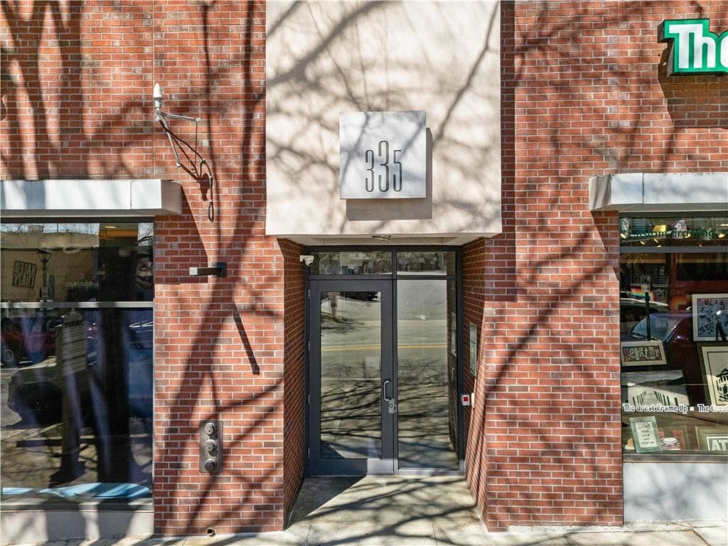1 bedroom, 1 bathroom, 820 sq ft condominium under contract at 335 W Ponce De Leon Avenue 404, Decatur, GA 30030