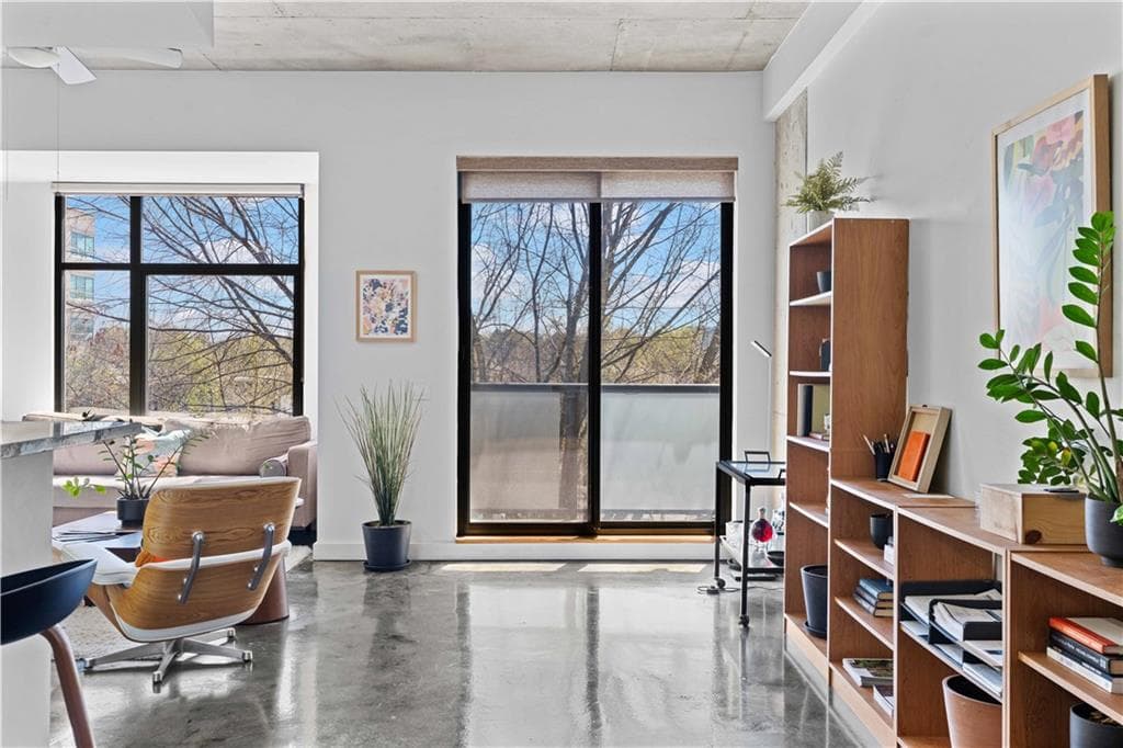 1 bedroom, 1 bathroom, 820 sq ft condominium under contract at 335 W Ponce De Leon Avenue 404, Decatur, GA 30030 — photo 4