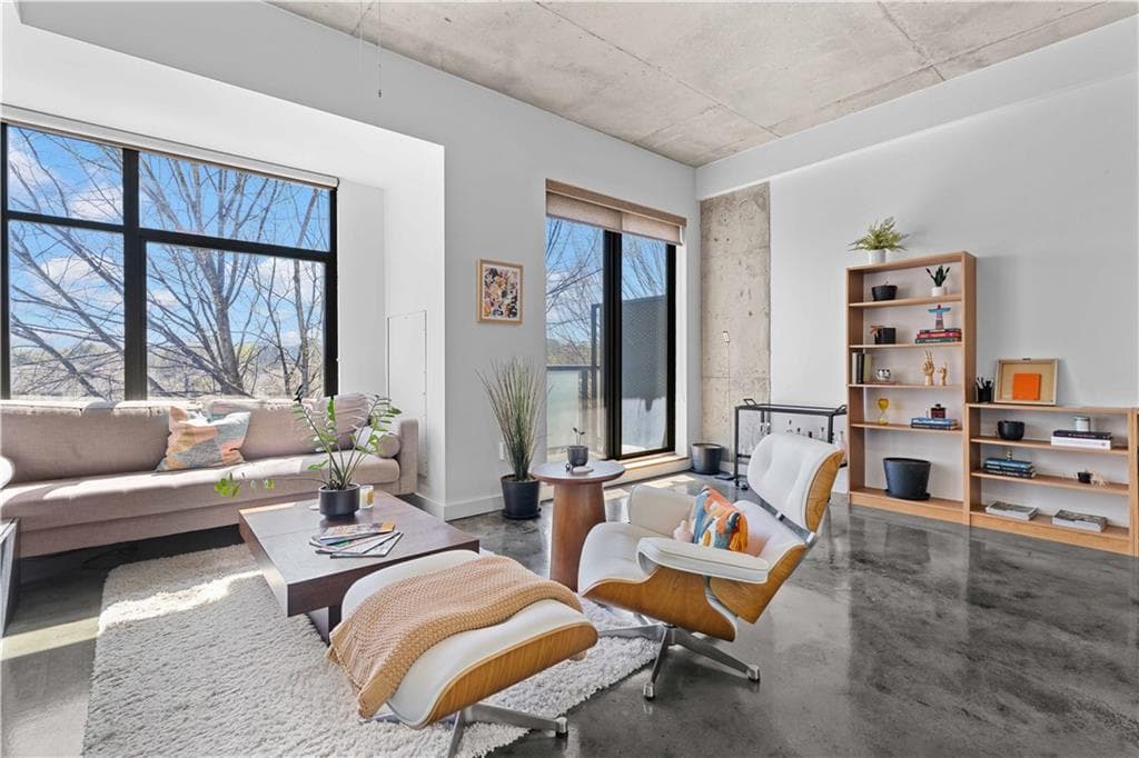 1 bedroom, 1 bathroom, 820 sq ft condominium under contract at 335 W Ponce De Leon Avenue 404, Decatur, GA 30030 — photo 5