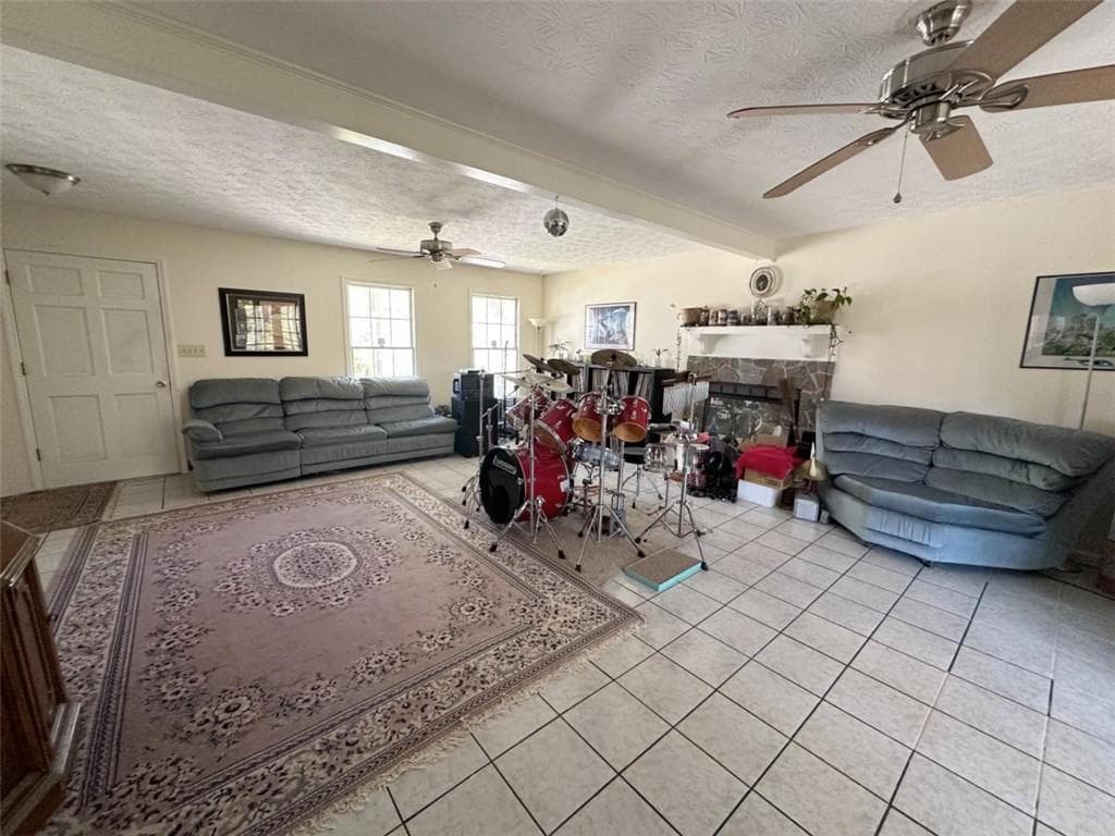 4 bedroom, 4 bathroom, 2,700 sq ft single family residence for sale at 3550 Drum Roll Lane, Snellville, GA 30039 — photo 4