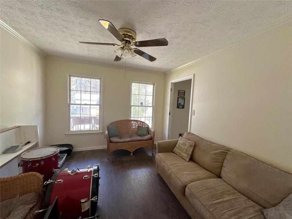 4 bedroom, 4 bathroom, 2,700 sq ft single family residence for sale at 3550 Drum Roll Lane, Snellville, GA 30039 — photo 7