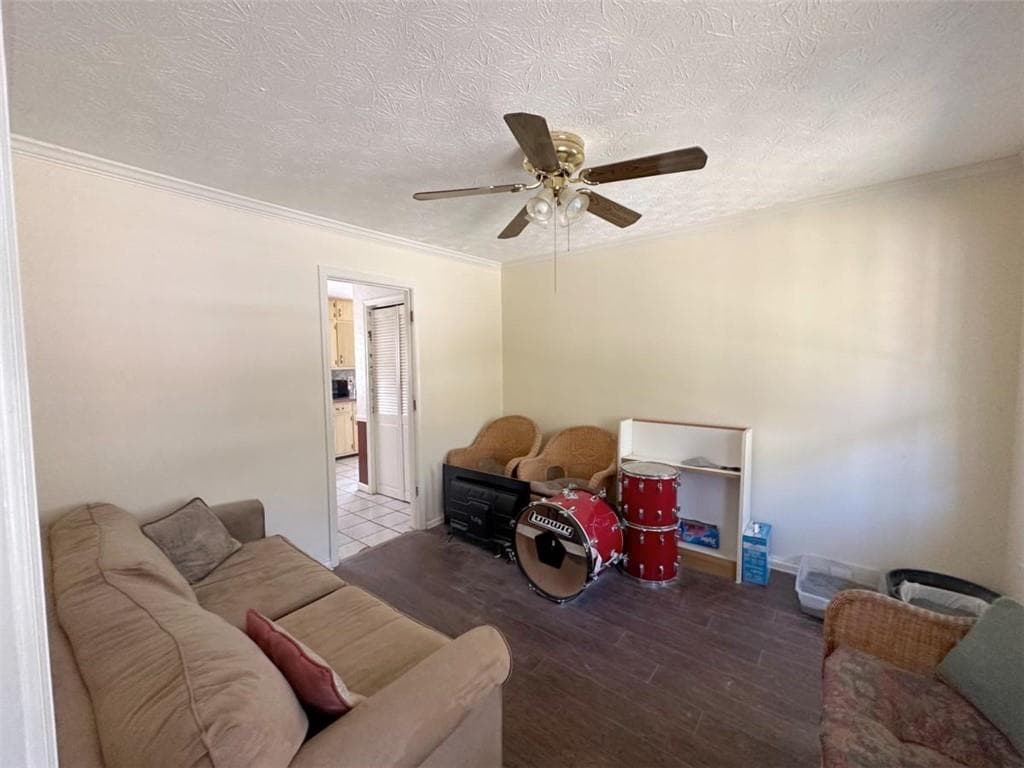 4 bedroom, 4 bathroom, 2,700 sq ft single family residence for sale at 3550 Drum Roll Lane, Snellville, GA 30039 — photo 8