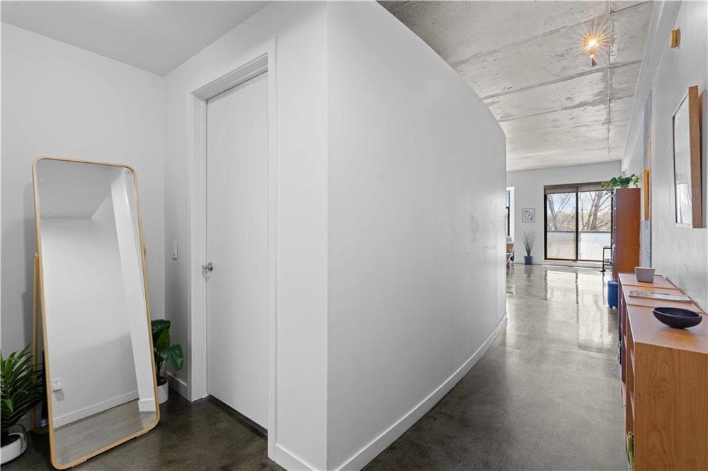 1 bedroom, 1 bathroom, 820 sq ft condominium under contract at 335 W Ponce De Leon Avenue 404, Decatur, GA 30030 — photo 7