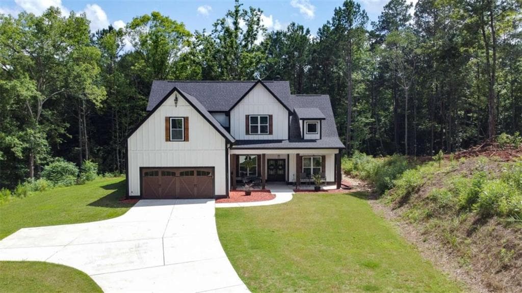 4 bedroom, 4 bathroom, 2,228 sq ft single family residence for sale at 181 S Chattahoochee Drive, Hogansville, GA 30230 — photo 2