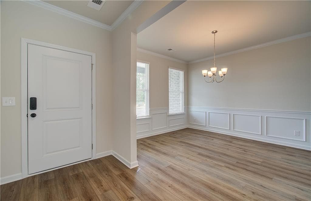 5 bedroom, 4 bathroom, 3,167 sq ft single family residence under contract at 1846 Kingsmere Run Drive, Loganville, GA 30052 — photo 4