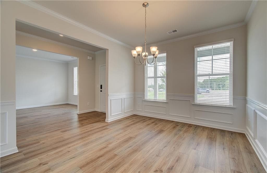 5 bedroom, 4 bathroom, 3,167 sq ft single family residence under contract at 1846 Kingsmere Run Drive, Loganville, GA 30052 — photo 5