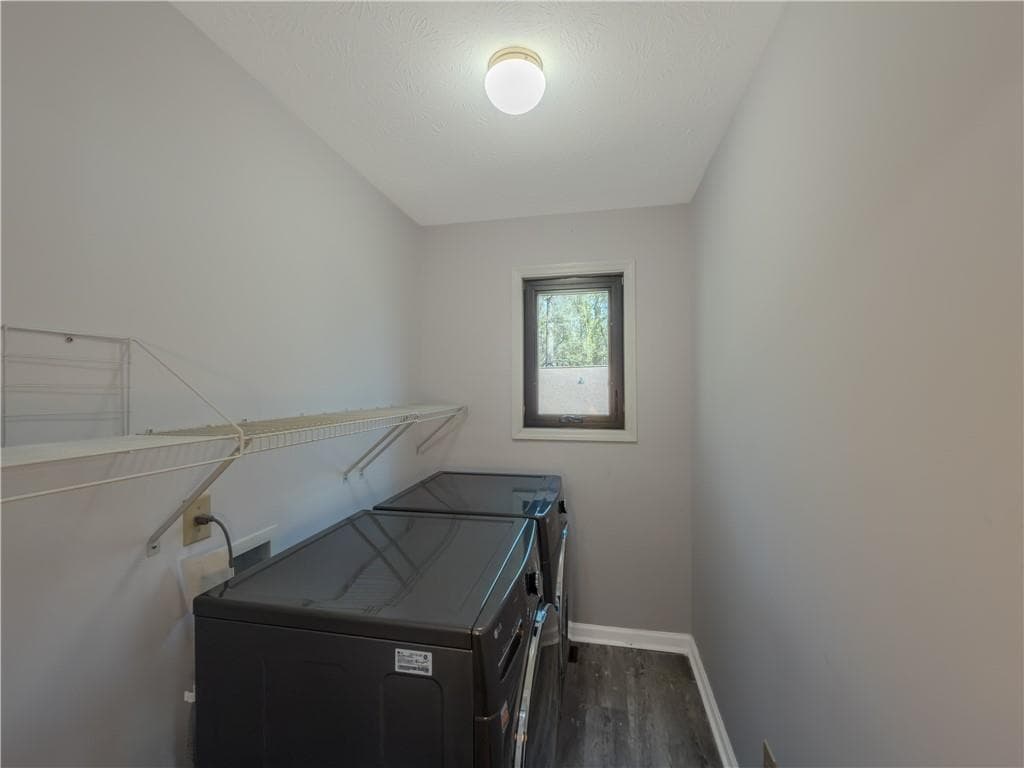 3 bedroom, 3 bathroom, 1,550 sq ft single family residence for sale at 580 Lake Drive, Snellville, GA 30039 — photo 6