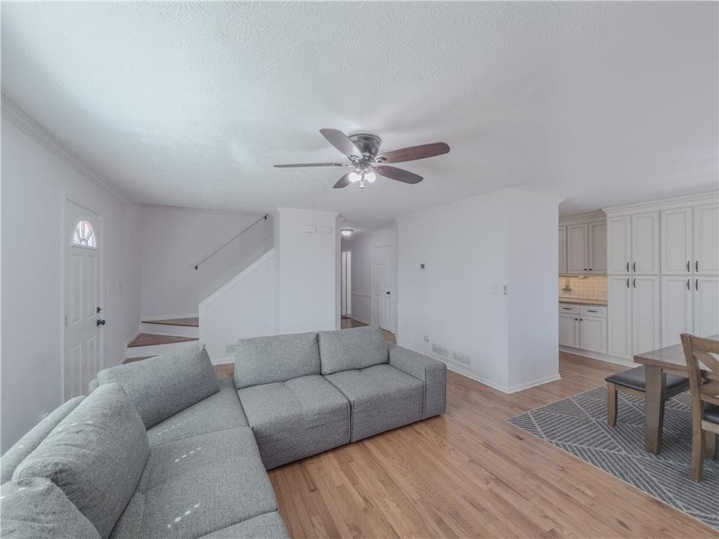 3 bedroom, 3 bathroom, 1,550 sq ft single family residence for sale at 580 Lake Drive, Snellville, GA 30039 — photo 9