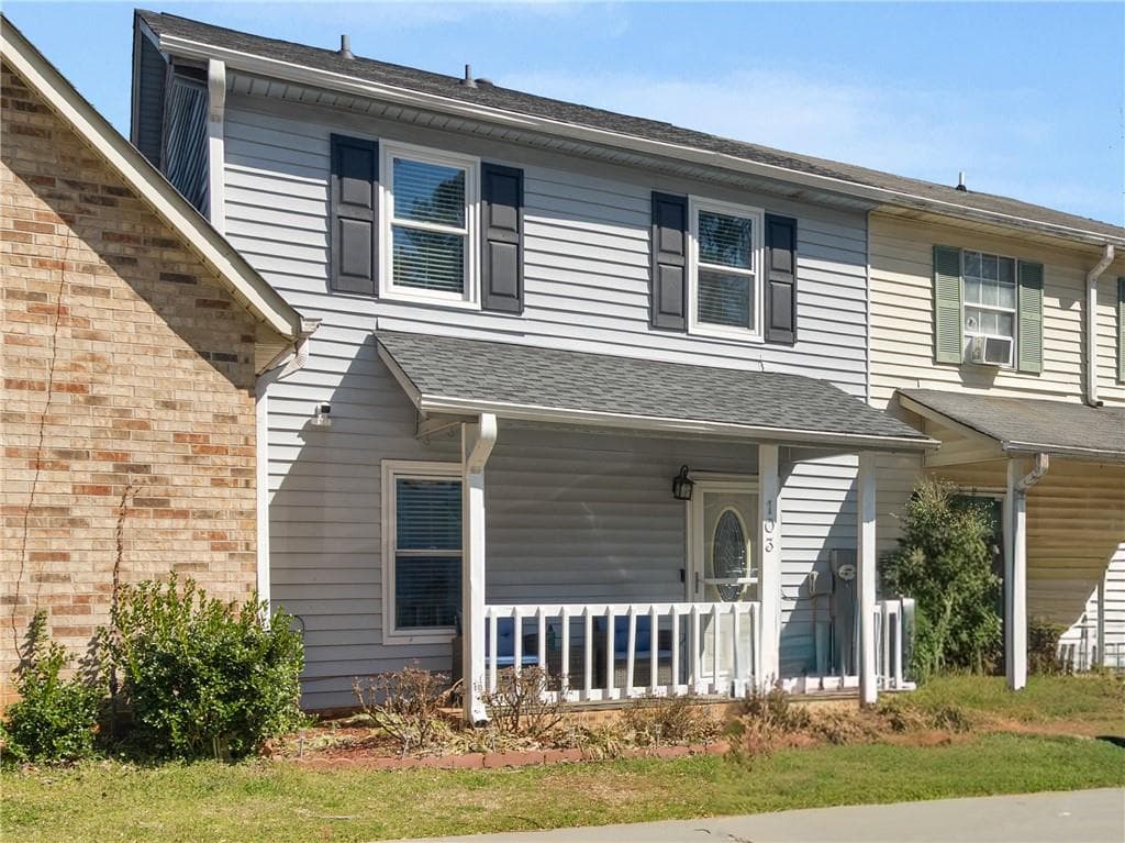 2 bedroom, 3 bathroom, 1,360 sq ft townhouse under contract at 103 Oak Circle, Stockbridge, GA 30281