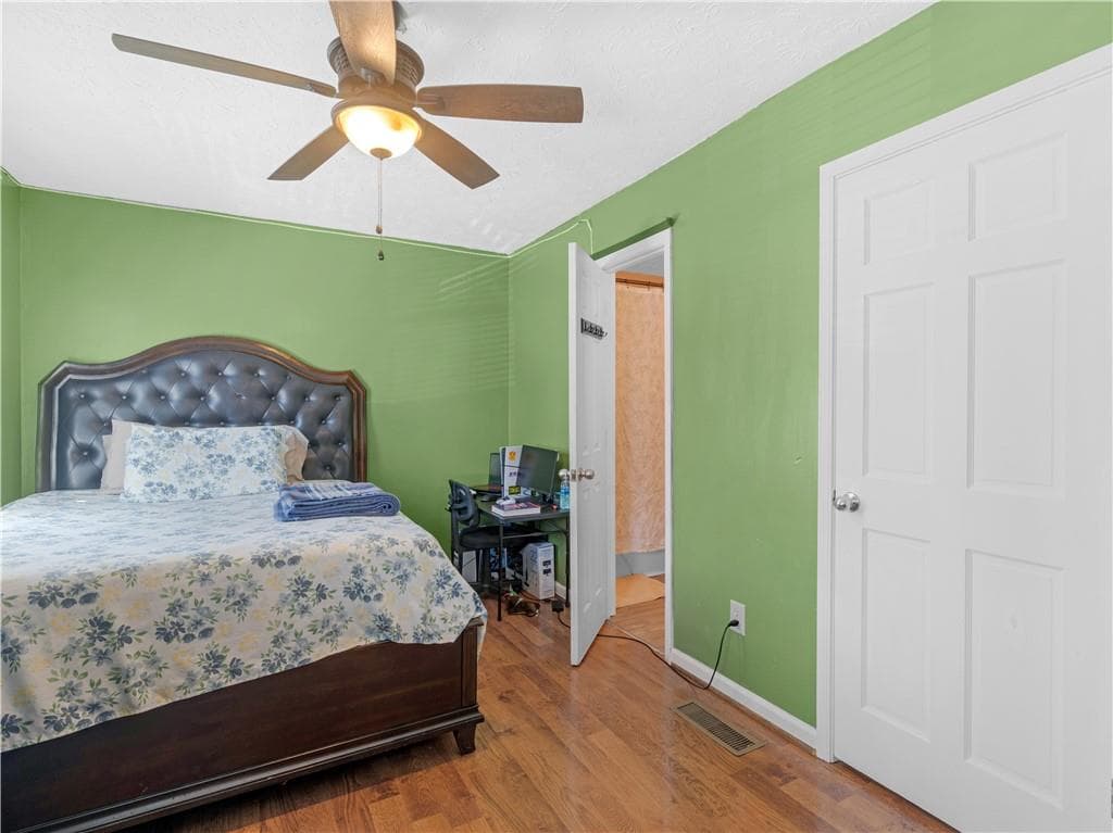 2 bedroom, 3 bathroom, 1,360 sq ft townhouse under contract at 103 Oak Circle, Stockbridge, GA 30281 — photo 8