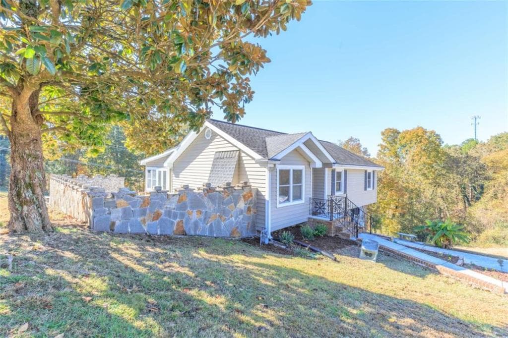 3 bedroom, 2 bathroom, 1,500 sq ft single family residence for sale at 338 Kinsey Street, Rossville, GA 30741 — photo 2