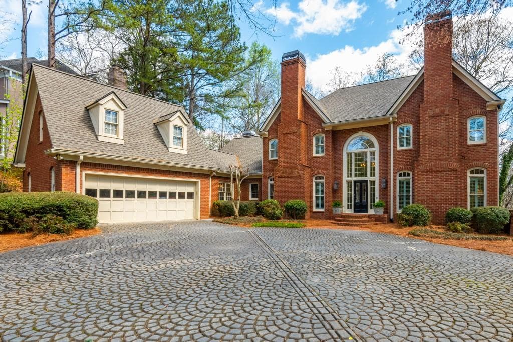 910 Curlew Court, Sandy Springs, GA 30327 — most recent listing photo
