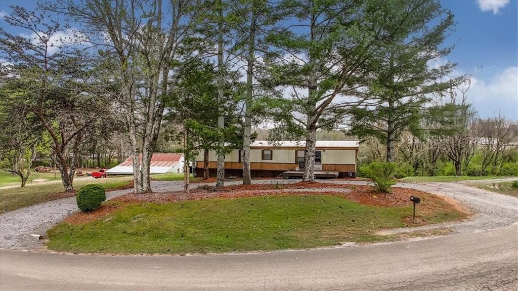 12 bedroom, 10 bathroom, 3,136 sq ft single family residence for sale at 217 Robin Rd Road, Jasper, GA 30143 — photo 4