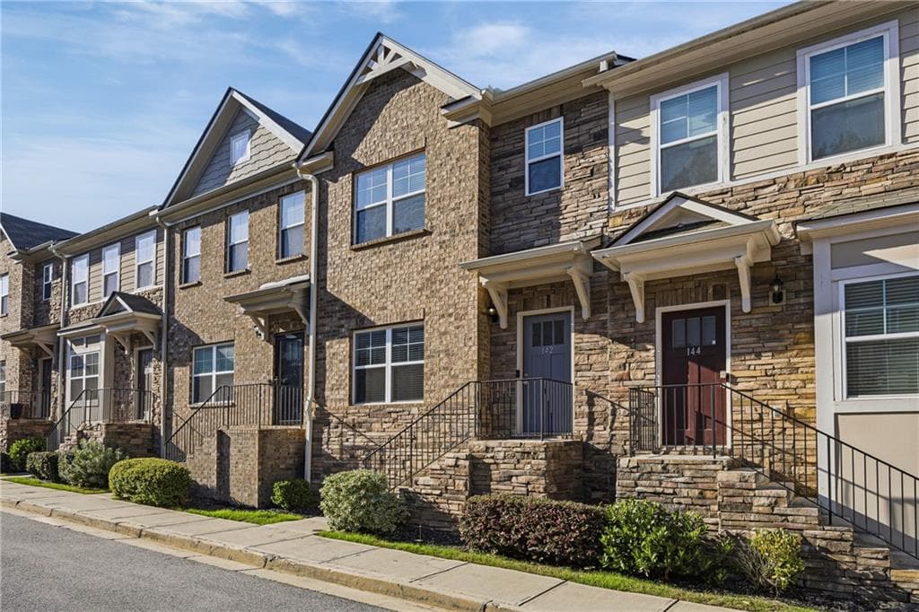 2 bedroom, 4 bathroom, 1,832 sq ft townhouse sold at 142 Kiram Terrace, Atlanta, GA 30331