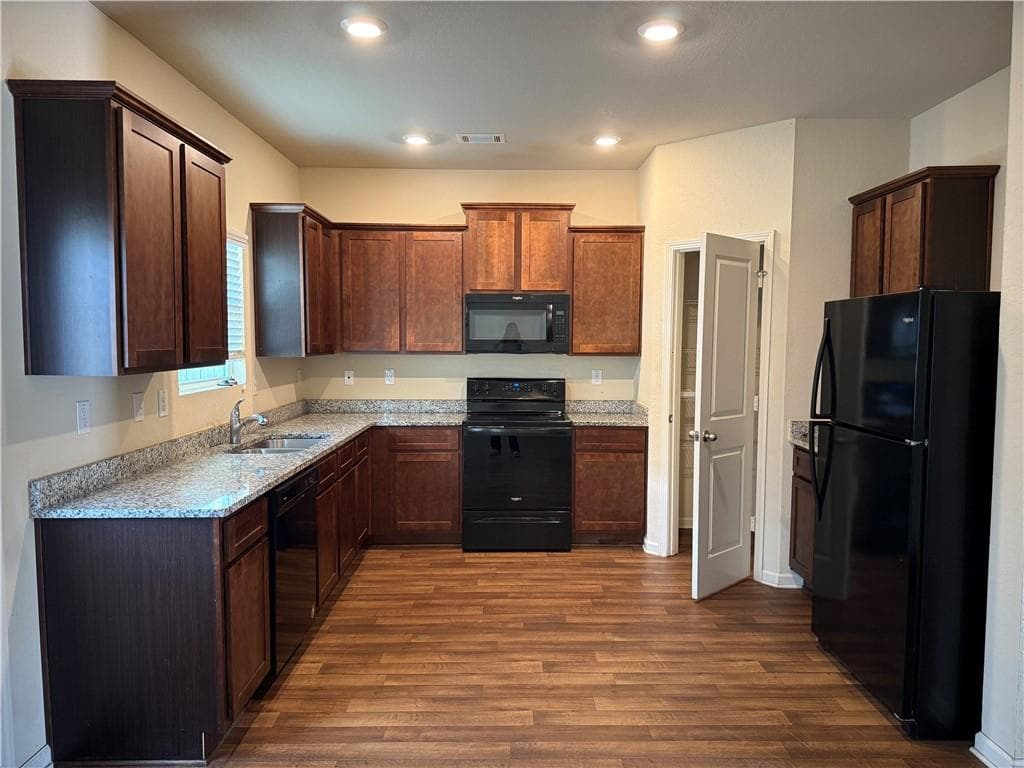 4 bedroom, 3 bathroom, 1,837 sq ft single family residence for sale at 906 Independence Avenue, Pendergrass, GA 30567 — photo 4