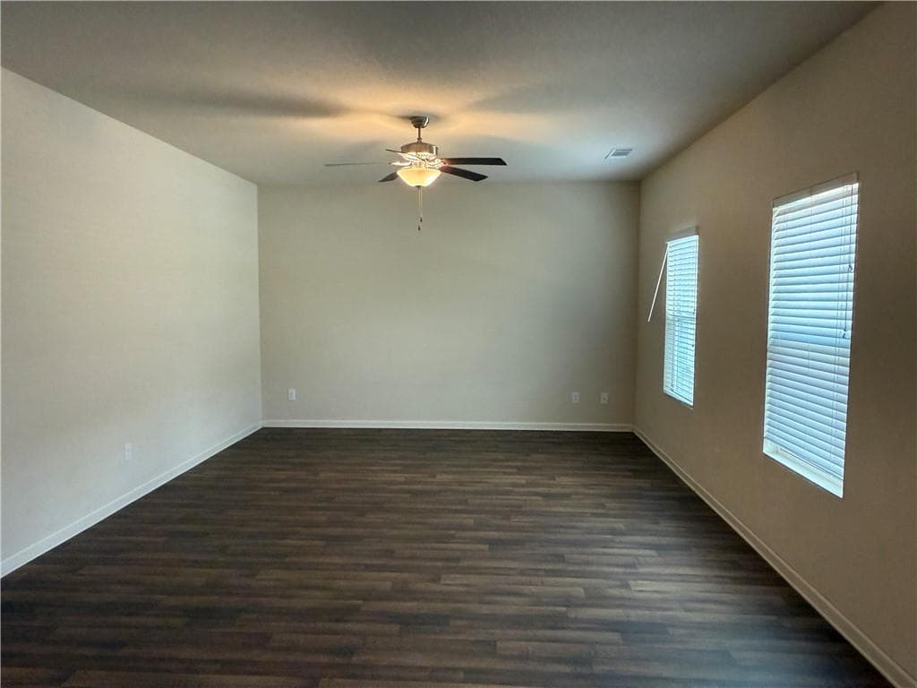4 bedroom, 3 bathroom, 1,837 sq ft single family residence for sale at 906 Independence Avenue, Pendergrass, GA 30567 — photo 6