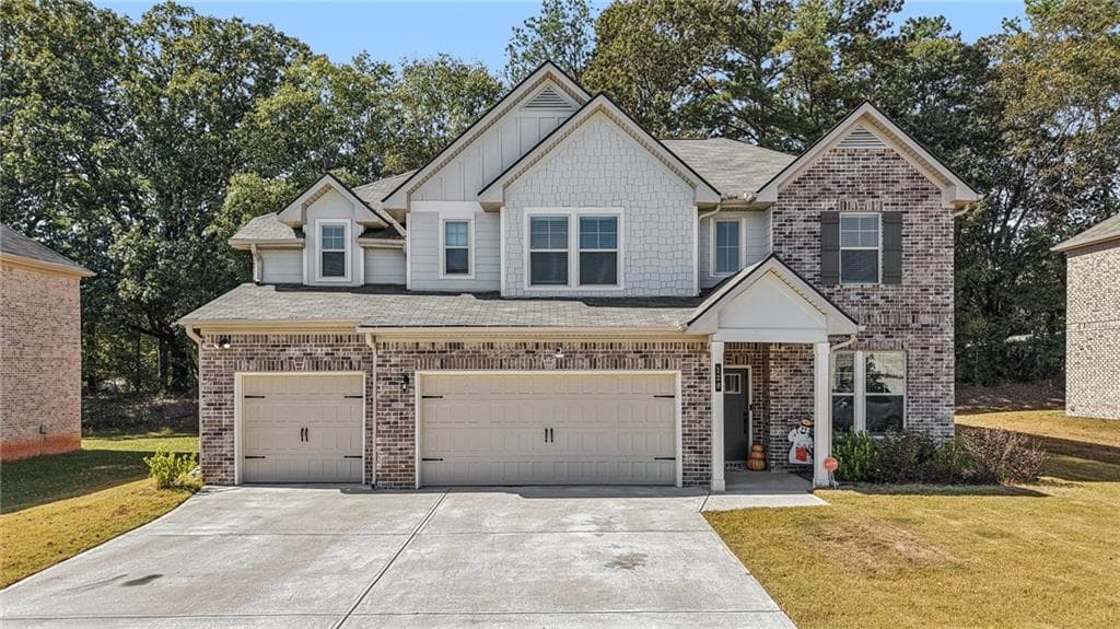 5 bedroom, 3 bathroom, 3,289 sq ft single family residence for sale at 120 Cabin Way, Hampton, GA 30228
