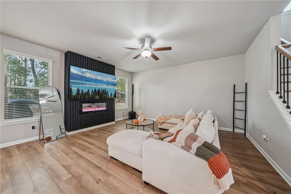 5 bedroom, 3 bathroom, 3,289 sq ft single family residence for sale at 120 Cabin Way, Hampton, GA 30228 — photo 5